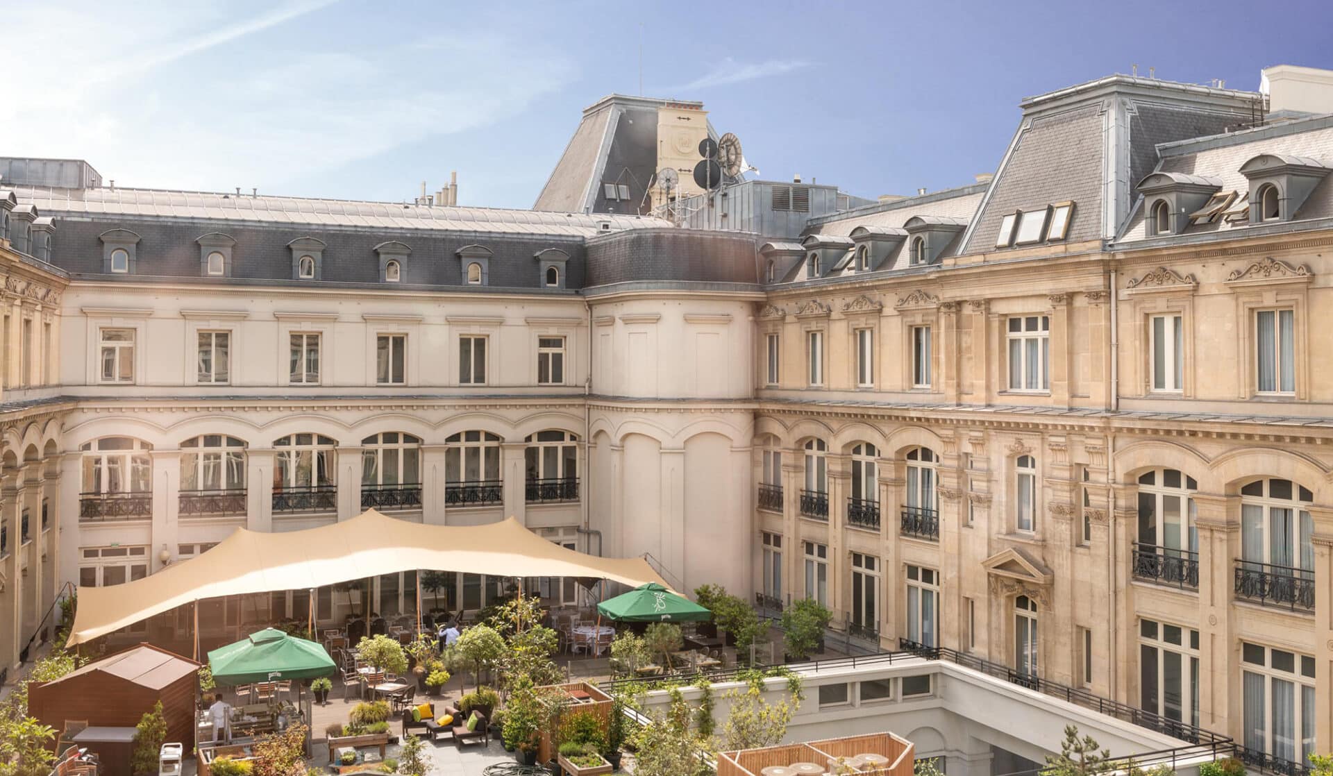 Crowne Plaza Republique